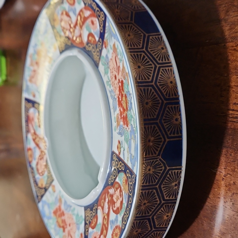 VINTAGE 1950S IMARI HAND PAINTED ASHTRAY. JAPAN. BLUE RED ORANGE FLOWERS.9×9 AND